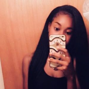 Meet your Posher, Daniella